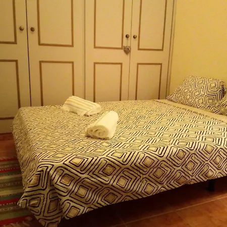 Guest house 4 You - Small Yellow